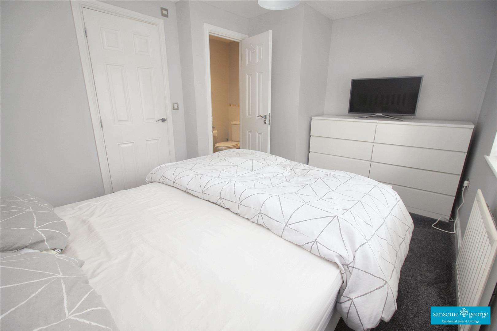 Pryor Close, Tilehurst, Reading